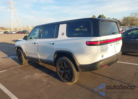 2025 Rivian R1S Ascend Tri Motor Max Pack/Premium Tri Motor Max Pack z USA, uszkodzony, nr VIN 7PDSGCBP8SN058744